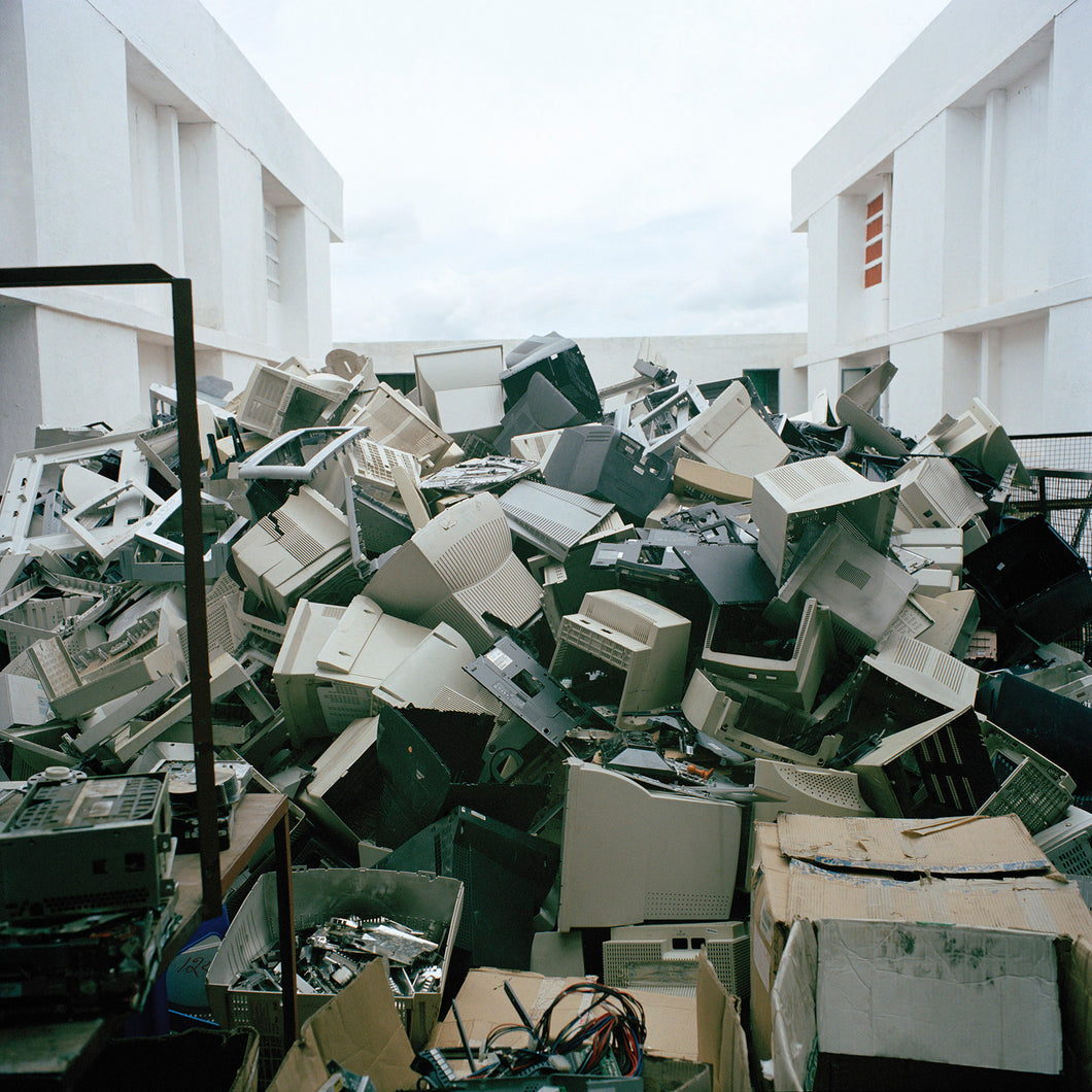 (EDITION PRINT) Sophie Gerrard - E-wasteland